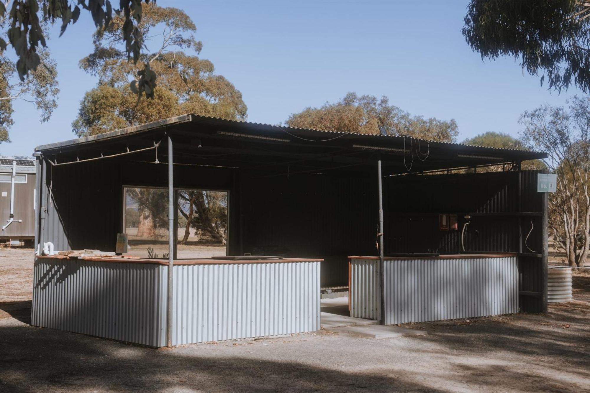 The Majestic Villa Dadswells Bridge Exterior photo